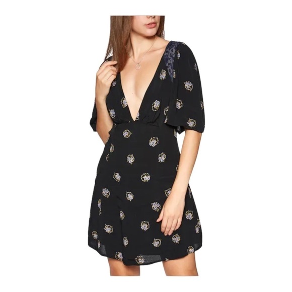 FREE PEOPLE x Revolve Black Floral Open Back Bell Sleeve Mini Dress Size 0 - Picture 7 of 13